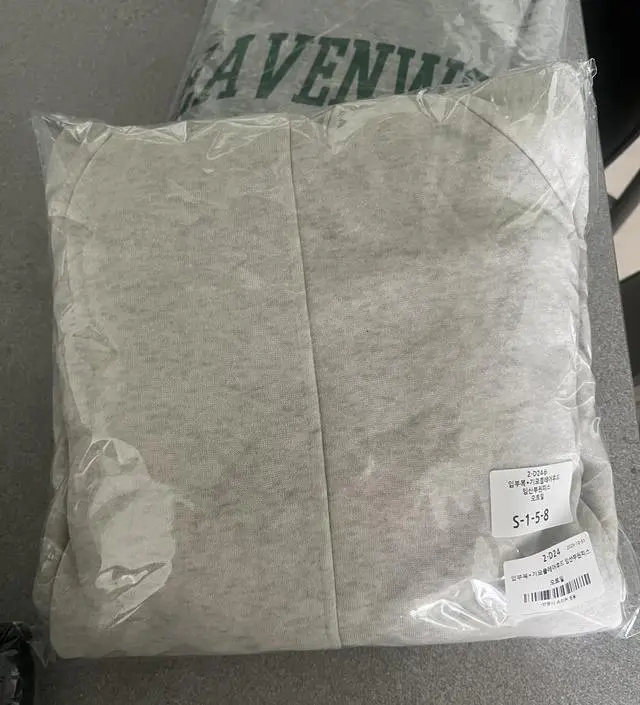 나그랑 원피스라 맘에 들어요! 길이도 큰키인 저에게도 긴 기장감이라 맘에 들어요!
