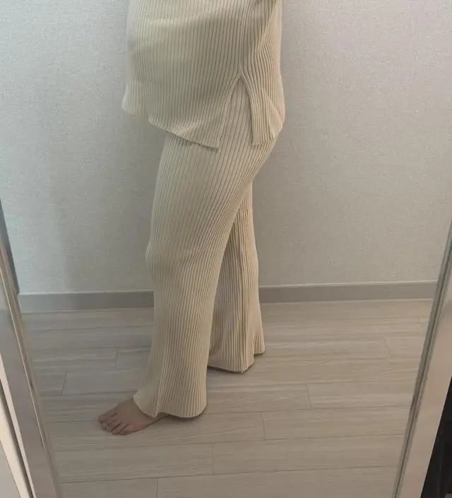 이거 베이지 구매하고 예뻐서 크림하고 블랙 추가구매했어요
