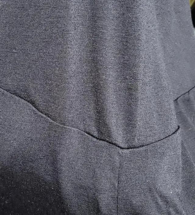 겁나 편해요... 얆아서 바지 안에 입어도 티 안날듯해요
