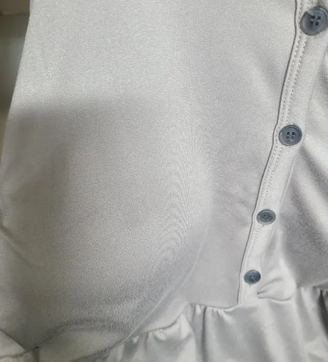 촉감이 부드러워요. 편하고 상의가 길어서 때론 상의만 입게 될때 엉덩이 덮어줘서 좋아