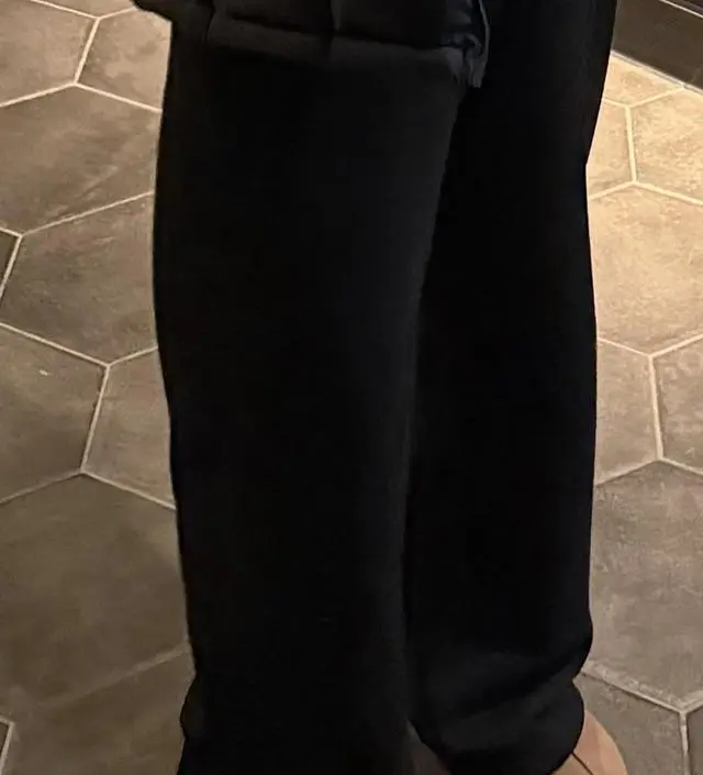 진짜 너무 좋아요! 요즘 출근할때도 집앞 마실용으로도 매일매일 입는데 진짜 배가 나와