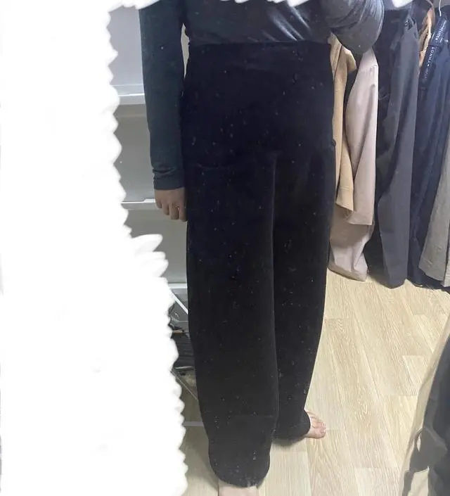 임부복바지 너무 편해요!! 고민말고 사세요ㅎㅎ 기본색 블랙으로 여기저기 무난히 잘 입