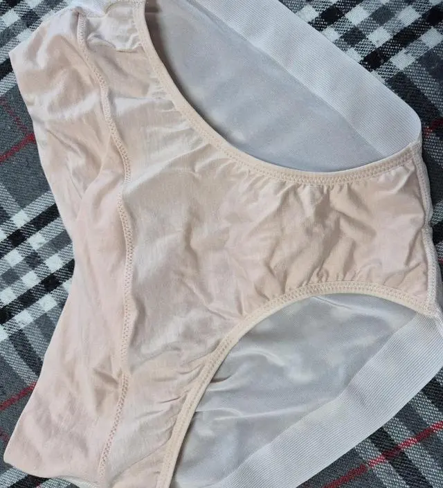 배가 갑자기 나오고 원래 속옷이 답답해서 급히 주문했어요 넘 편해요 천국같아용