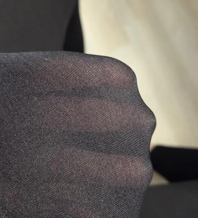 키가 큰데 길이도 딱좋고 다리부분은 좀 타이트해서 더따뜻하고 배부분은 매쉬소재로 되