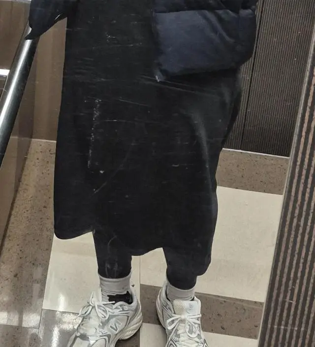 엄청 부들부들하고 소재도 톡톡해요 배조임 없고 편해서 잘 입고 있어요