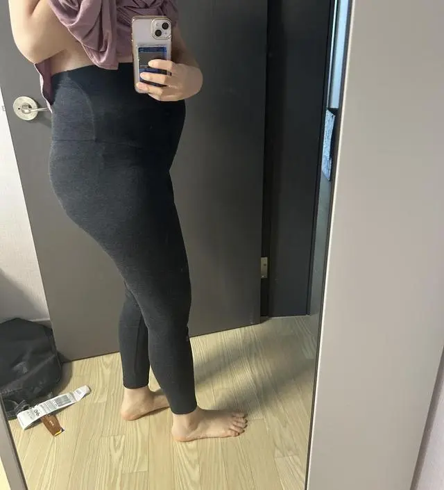 진짜 편해요 평소 생각하는 쫀쫀한 스판끼 넘쳐나는 그런 운동용 레깅스가 아니라 집에