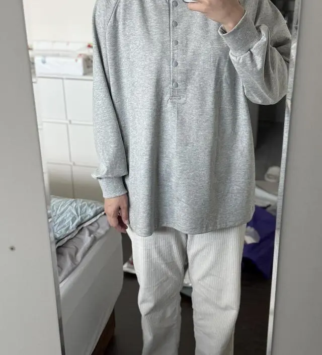 키168에 팔이 좀 긴 편인데 옷의 팔길이는 물론 엉덩이도 충분히 덮게끔 여유 있는 기장