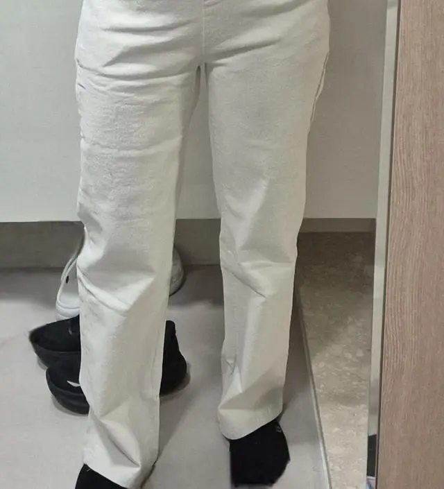 배가 막 나온건 아닌데 기존 입는 바지들이 안 잠기기 시작했어요.. 해서 고민하다 구매