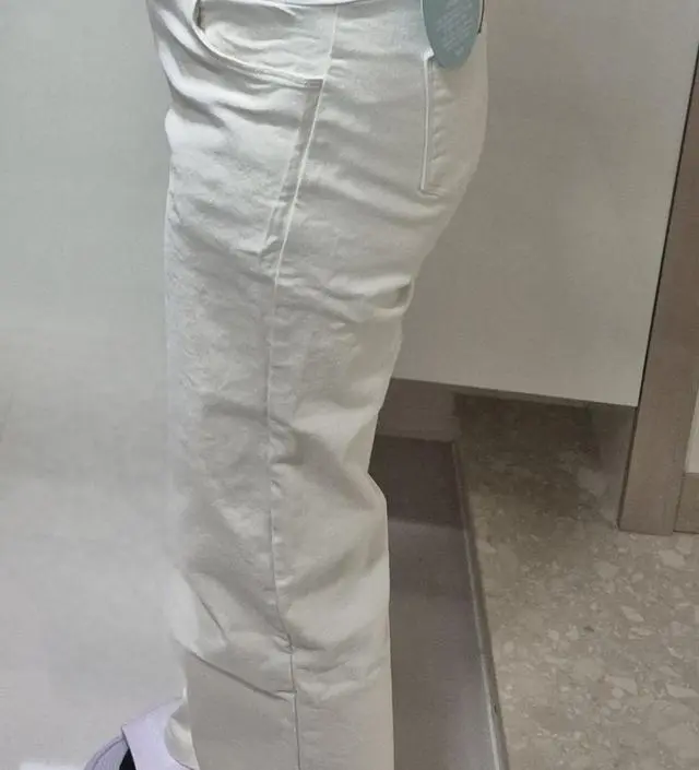 배가 막 나온건 아닌데 기존 입는 바지들이 안 잠기기 시작했어요.. 해서 고민하다 구매