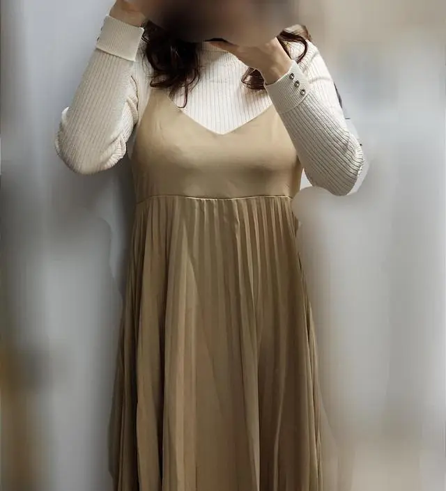 넉넉해서 만삭까지 입을 수 있을것 같아요.
