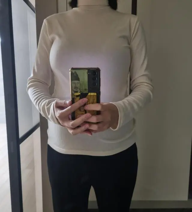 보들보들하니 좋아요 따뜻하고 기본이라 어디에도 좋고 보고 다른색도 사야겠어요