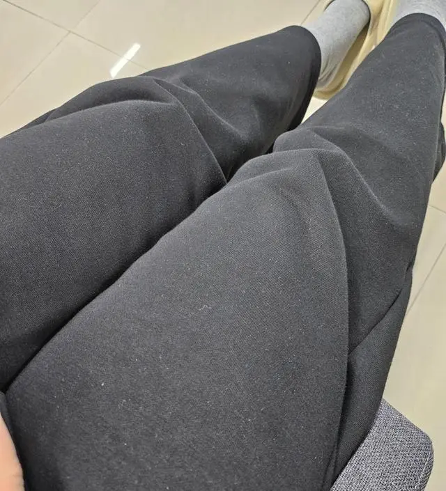 날씨가 추워져서 급하게 베스트에 있는 바지로 하나 주문했는데 따뜻하고 편해서 좋네요