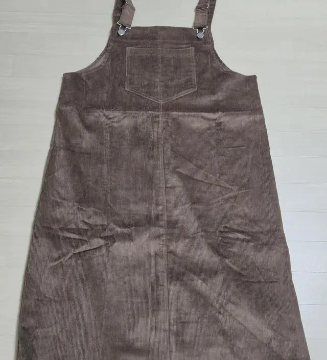 처음 받았을때 마감 상태가 엉망이라 기분이 좋지않았어요. 하지만 세탁하고, 마감 덜된