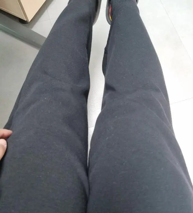 완전 편하고 따뜻해요! 보들보들해서 겨울에 입기 너무 좋아요!!! 제가 배가 완전 많이