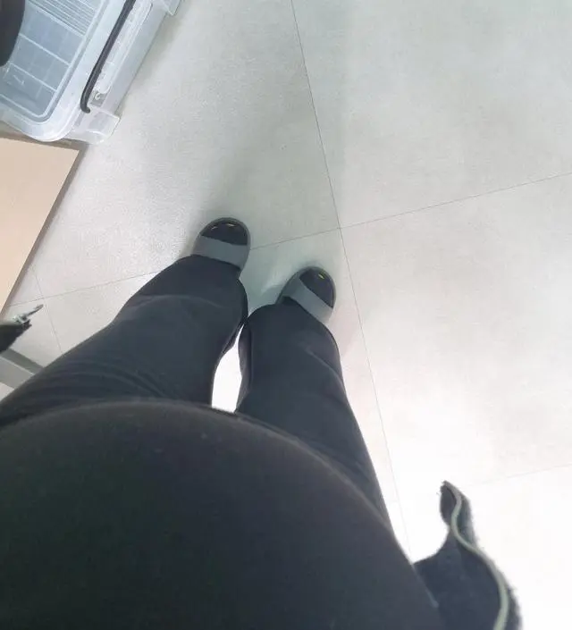 완전 편하고 따뜻해요! 보들보들해서 겨울에 입기 너무 좋아요!!! 제가 배가 완전 많이