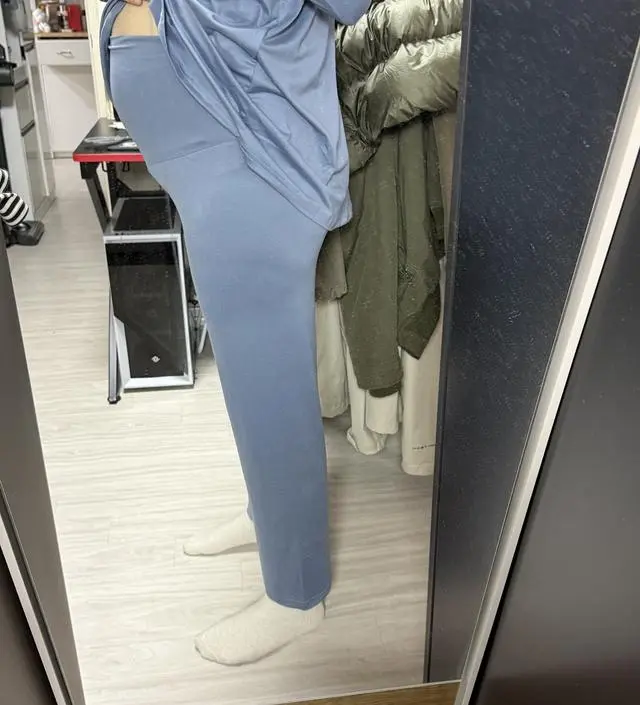 임신28주차 바지는 늘어나긴하나 엄청 작아요; 좀끼고 상의는 캡내장 되어있어 편하고 