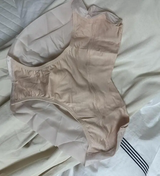 임신 중기 접어들면서 사고 너무 맘에 들어서 이번에 후기에 추가 주문 했어요. 지금은