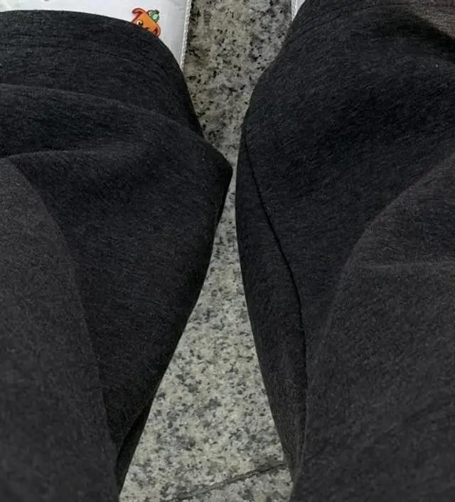 기모 두꺼워서 좋고 편해요!! 핏 예쁩니다~~!! 