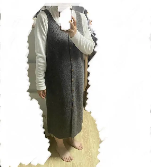 제품 딱 받고 옷이 무겁나 했는데 입으니까 무겁진 않더라구요. 키 159cm인데 길이 잘 