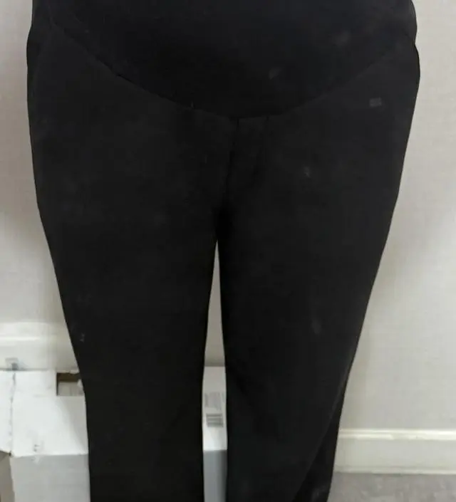 미루고 미루다가 27주가 되어서야 구매했는데 확실히 임부복이 일반 바지보다 배가 편하