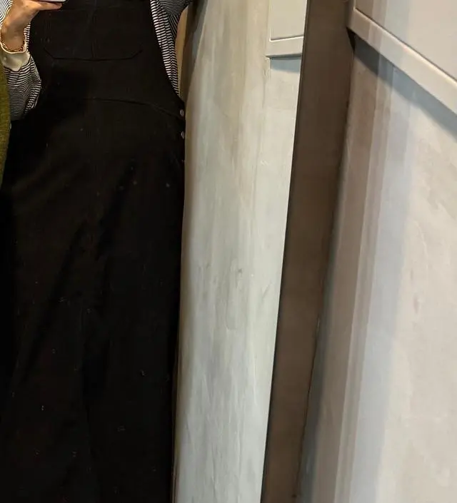 멜빵이라 너무 귀엽구!!임신7개월 차 인데 넉넉하게 잘 입고있어옹