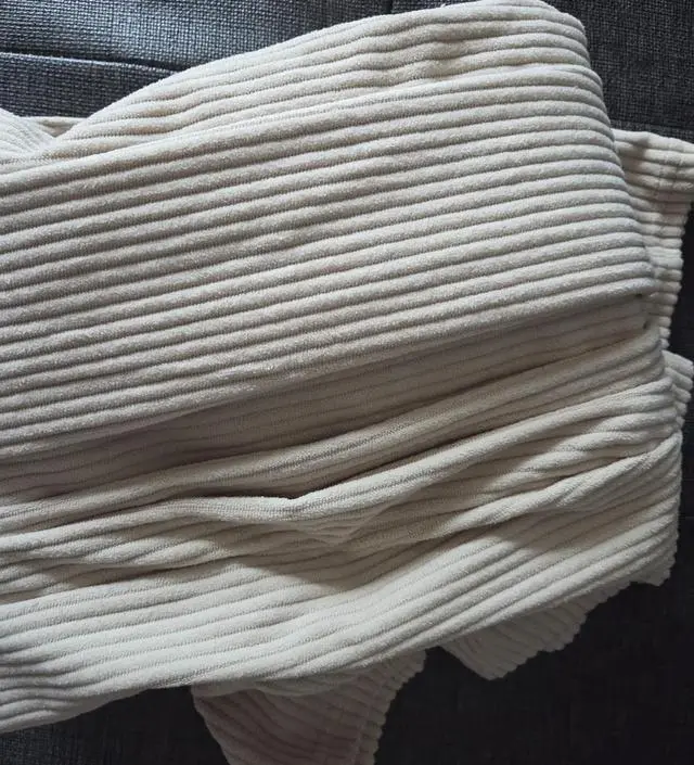 4천장 돌파했다고 해서 검정색 샀고 너무 마음에 들어서 베이지까지 추가 구매했습니다