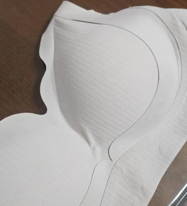 임신중에 가슴이 부풀어 약간 큰 수유 브라 샀는데..
