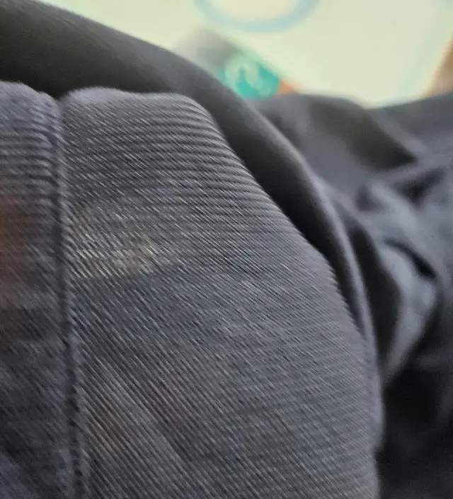 겨울이라 골덴으로 골랐는데 두께가 얇아요. 
