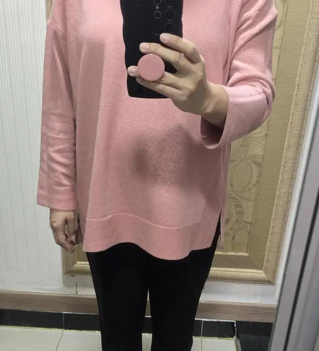 핑크구매하고 나머지색도 구입했답니다 말그대로 촉촉기본니트라서 부드러워좋구 기장도