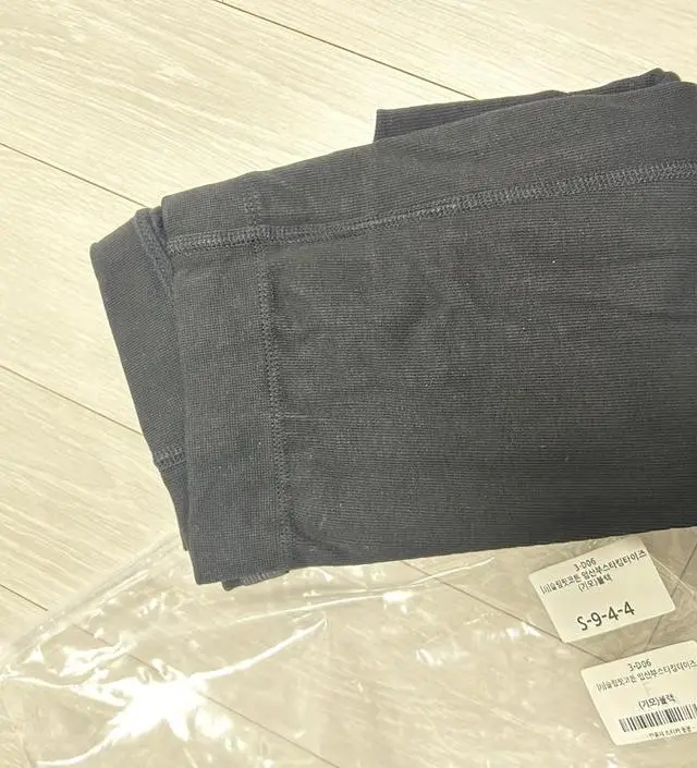 기모레깅스 안에 촉감이 부드럽고 좋네여 ~
