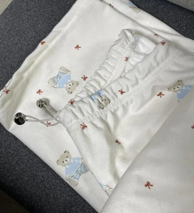 잠옷 예쁘고 보드라워요! 적당한 두께감에
