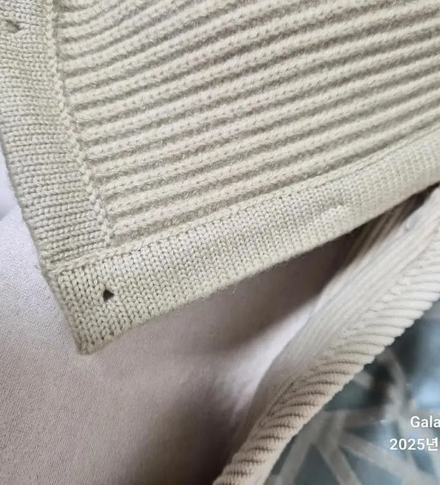 ㅜ모자 단추구멍이너무작아서..다꼽는데 35분걸렸어요ㅜ꼽다가 손에 쥐나고.ㅜㅅㅠ 