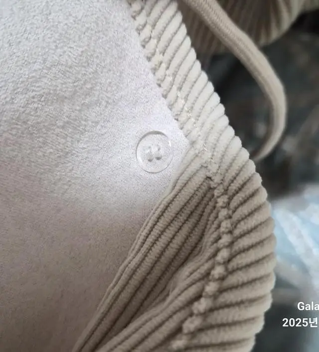 ㅜ모자 단추구멍이너무작아서..다꼽는데 35분걸렸어요ㅜ꼽다가 손에 쥐나고.ㅜㅅㅠ 