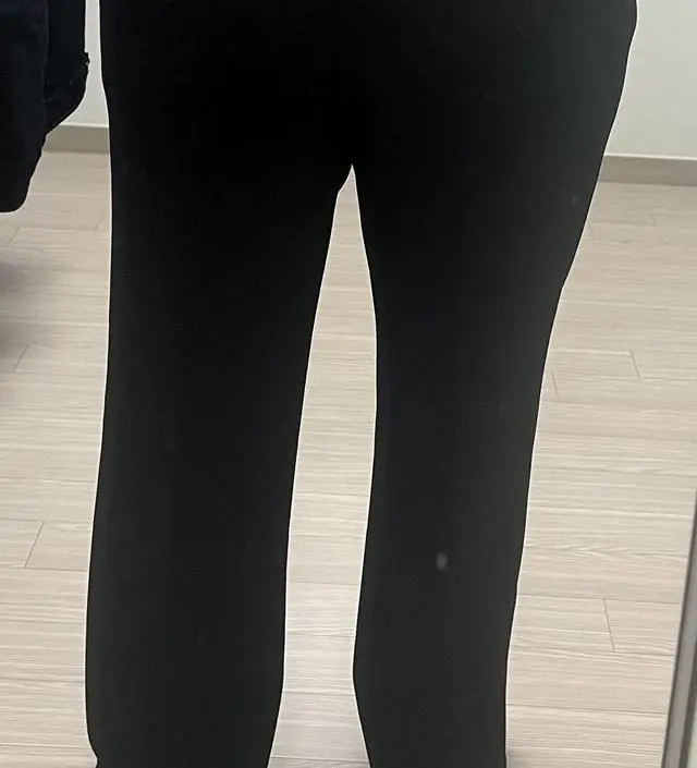 재질이 탄탄하고 기모가 따듯해서 올겨울 잘 입을수 있을것 같습니다!
