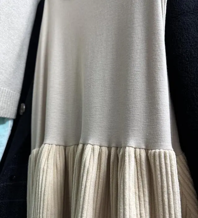 엄청 낙낙하지만은 않은듯 ,,, 그치만 배 부분은 편해요