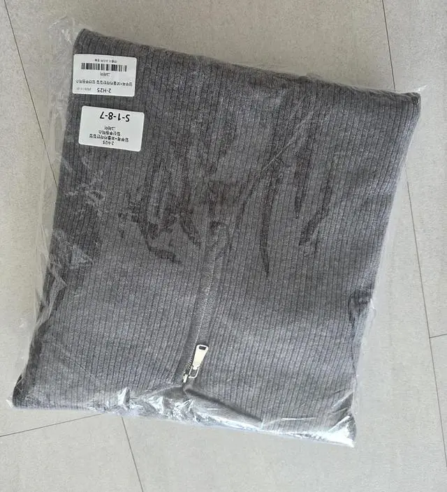 맘에 들어요~~  너무 부해보이지않아 좋습니다