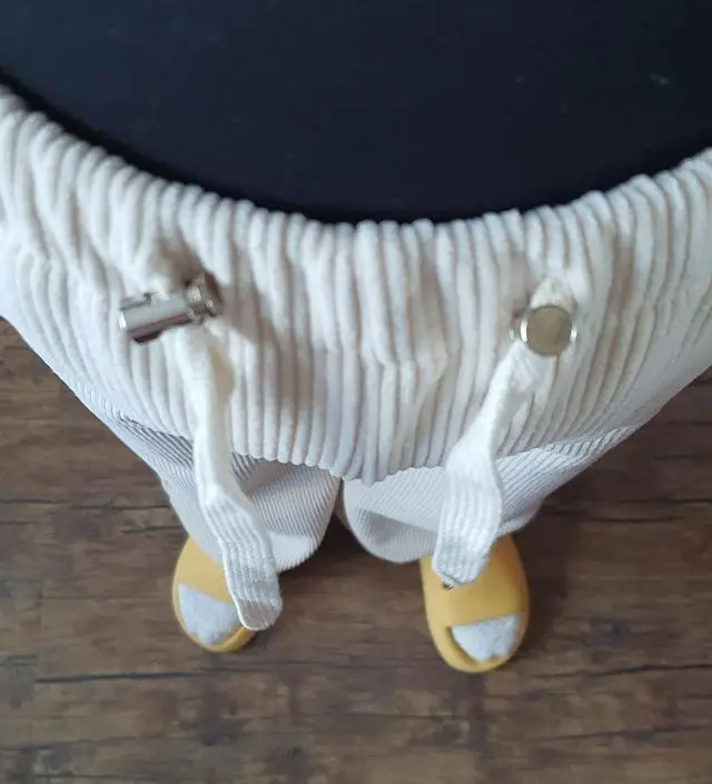 색도 이쁘고 코듀로이 따뜻해보여서 외출할 때 많이 입게 됩니다🤍
