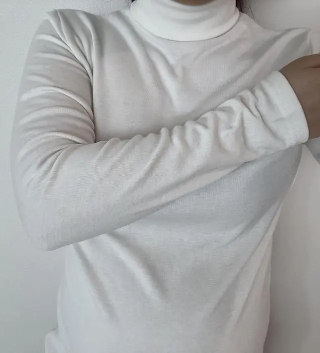 쫀쫀한 느낌이고, 키작맘이라 팔은 살짝 기네요ㅎㅎ