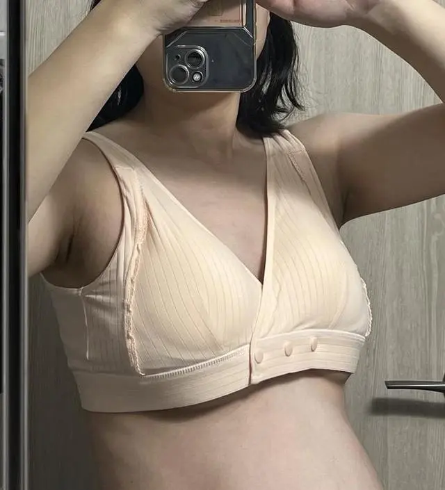 막달 37주차라 편하고 수유할때 입으려고 후기가 좋아서 구매해봤어요. 소재나 디자인은