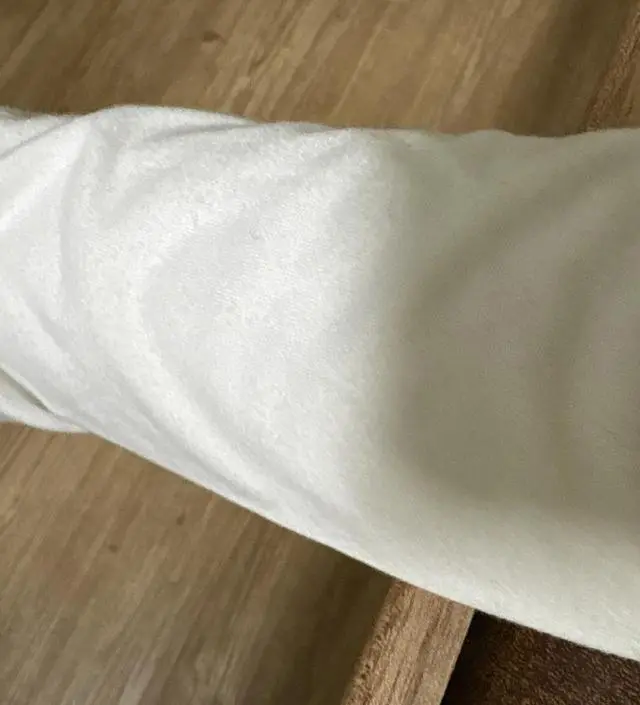 우와~ 목 부분 너무 너무 편해요!  꽉조이지 않아서 좋아요. 다른 색상도 바로 구입하러