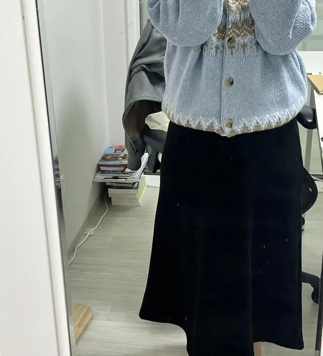 맞는게 없어서 여름치마만 입고 다녀서 너무 추웠어요. 반신반의 하는 마음으로 사봤는