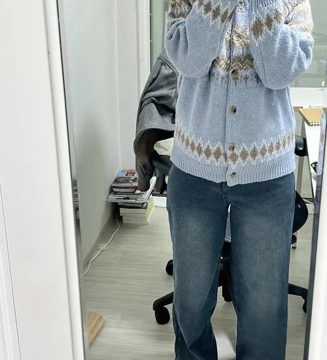 요즘 가디건들이 길이가 너무 짧아서 불만이었는데 길이가 길어보어 구매했어요. 엄청 