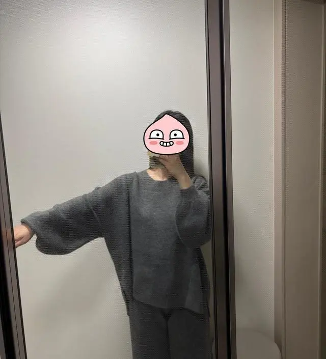 이 옷 사고 나서 너무 편해서 이것만 입고있어요ㅎㅎㅎ따뜻하고 재질도 좋고 활동성도 