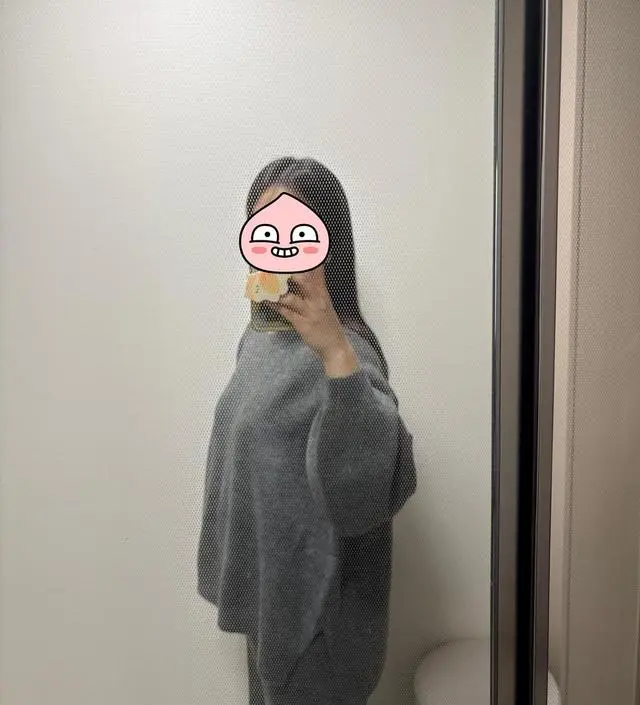 이 옷 사고 나서 너무 편해서 이것만 입고있어요ㅎㅎㅎ따뜻하고 재질도 좋고 활동성도 