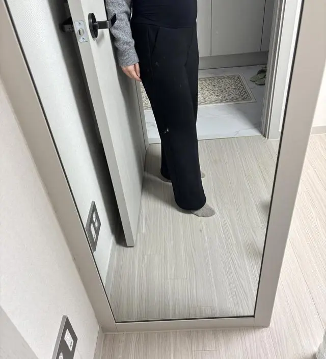 16주정도 지나니까 배가 묘하게 찡겨서 첫 임부바지로 골랐어요
