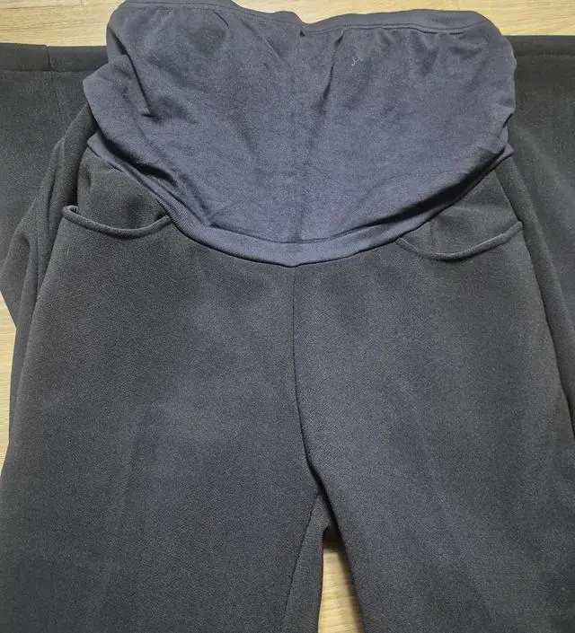 이제 배가 좀 나와서 임부복 처음 샀어요ㅠㅠ 기모 들어서 혹시나 L사이즈로 샀어요~ 조