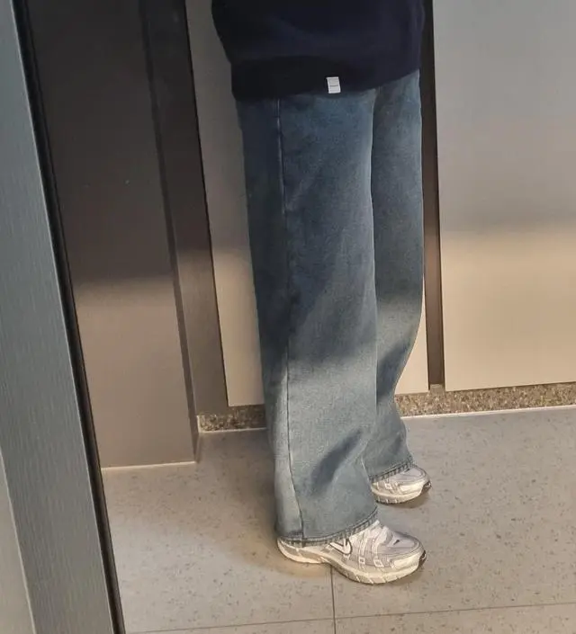 융기모 안감이라 촉감도 좋고 따뜻해요 근데 그만큼 무겁긴해요 키가 150초반이라 저는