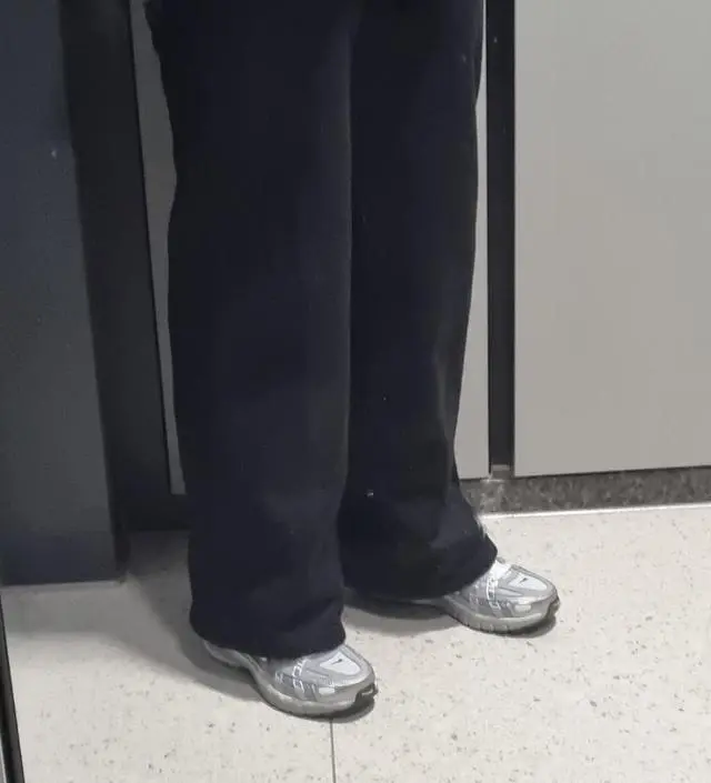 가볍고 따뜻해요. 키가 작고 16주라 그런지 바지는 조금 큰듯해요. 그래서 보기에 편하