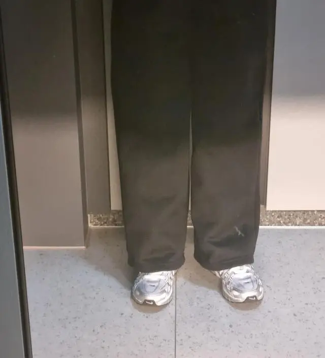 가볍고 따뜻해요. 키가 작고 16주라 그런지 바지는 조금 큰듯해요. 그래서 보기에 편하