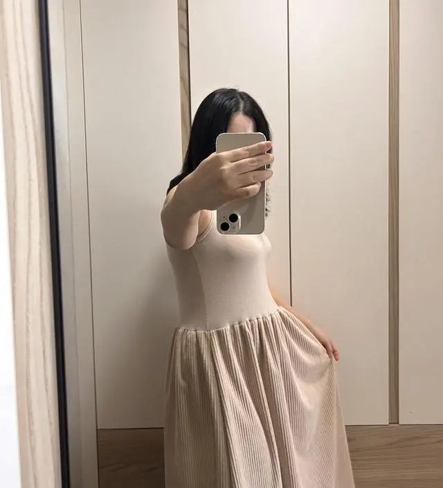 길이도 길고 도톰해서 맘에들어요 잘입어질듯합니다